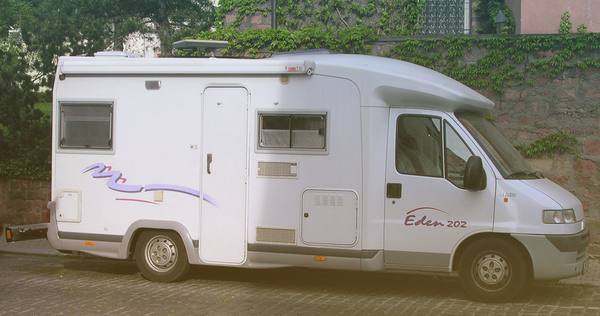 Teilintegriertes Wohnmobil